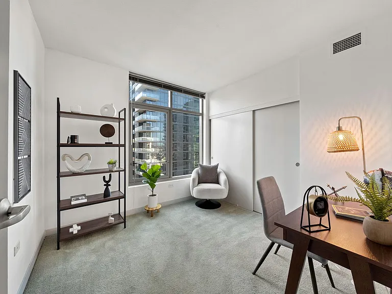 425 W Beech St #1502 — Photo 8