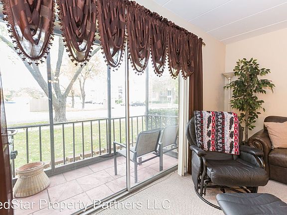4th image of 7330 Sandalwood Dr #10