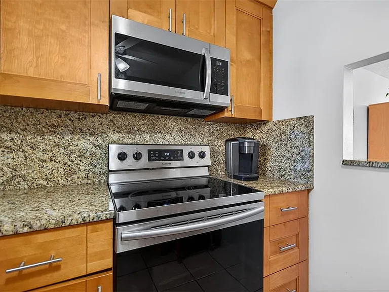 7625 Sun Island Dr S #207 — Photo 5