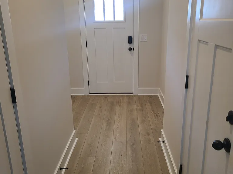 546 W Norvell Ct — Photo 2