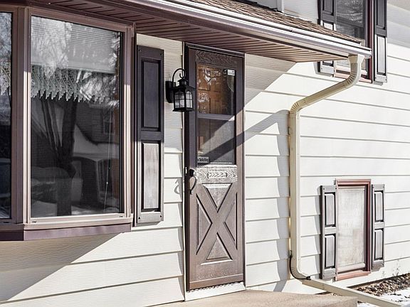 5th image of 8737 Indahl Ave S