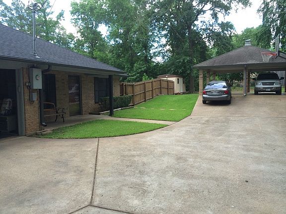 2nd image of 108 Inwood Oaks Dr