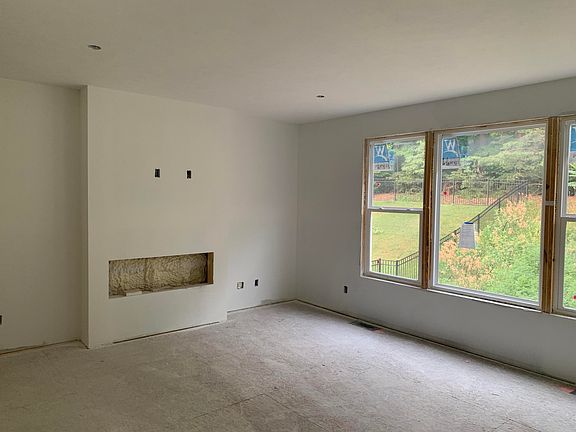 4th image of 12573 Riverton Rd