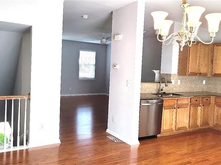 2020 Meadow Peak Rd — Photo 3
