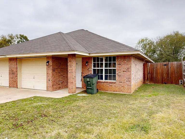 1406 Van Zanten Ct #B — Photo 1