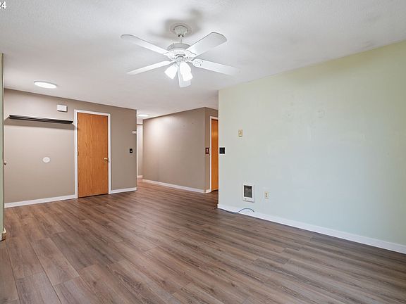 4th image of 15803 NE 72nd St