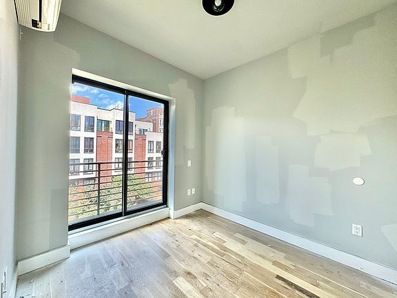 5th image of 69 Ten Eyck St #3Z
