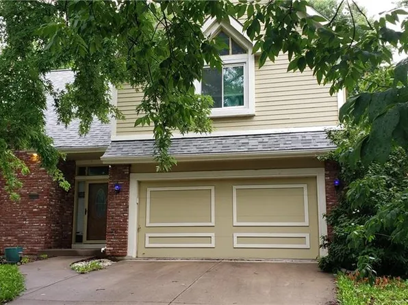 8260 N Woodland Ave, Kansas City, MO 64118