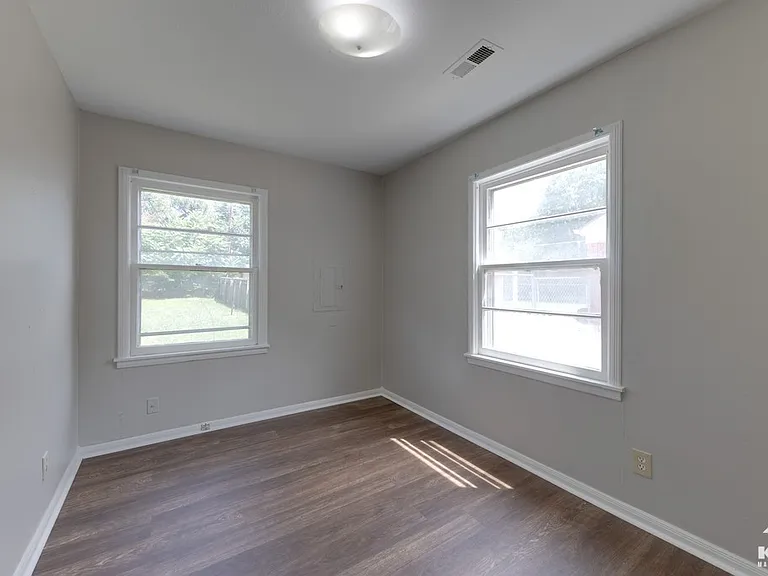 1848 N Green St — Photo 14