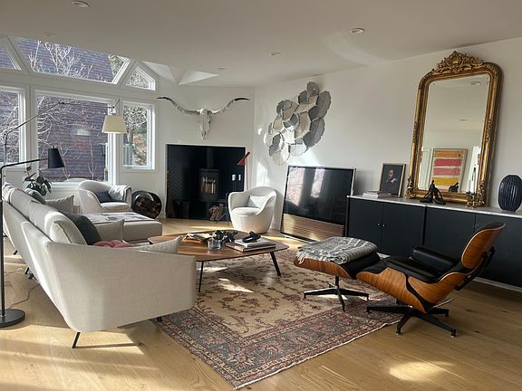 Main level - living room