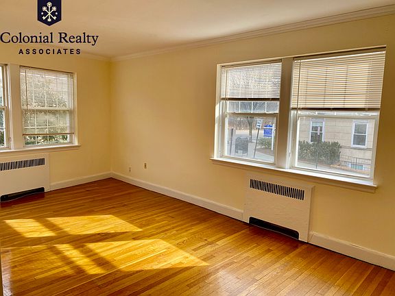 4th image of 28 Fairbanks St #2