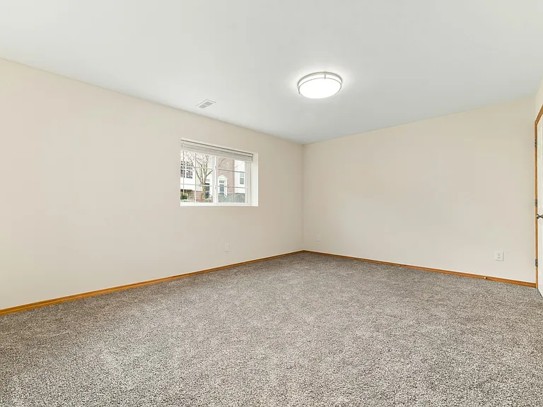 15726 Frisian Ln — Photo 24