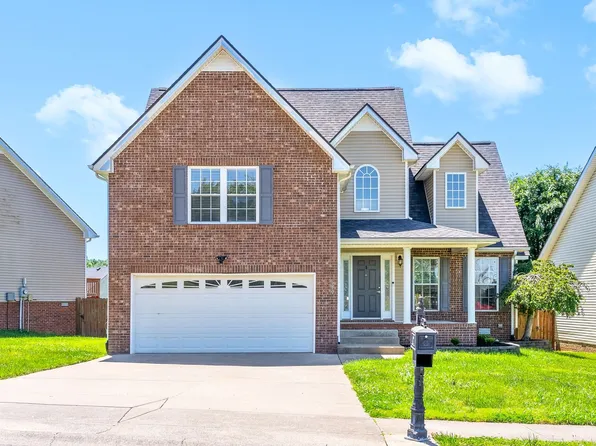 680 Foxfield Dr, Clarksville, TN 37042