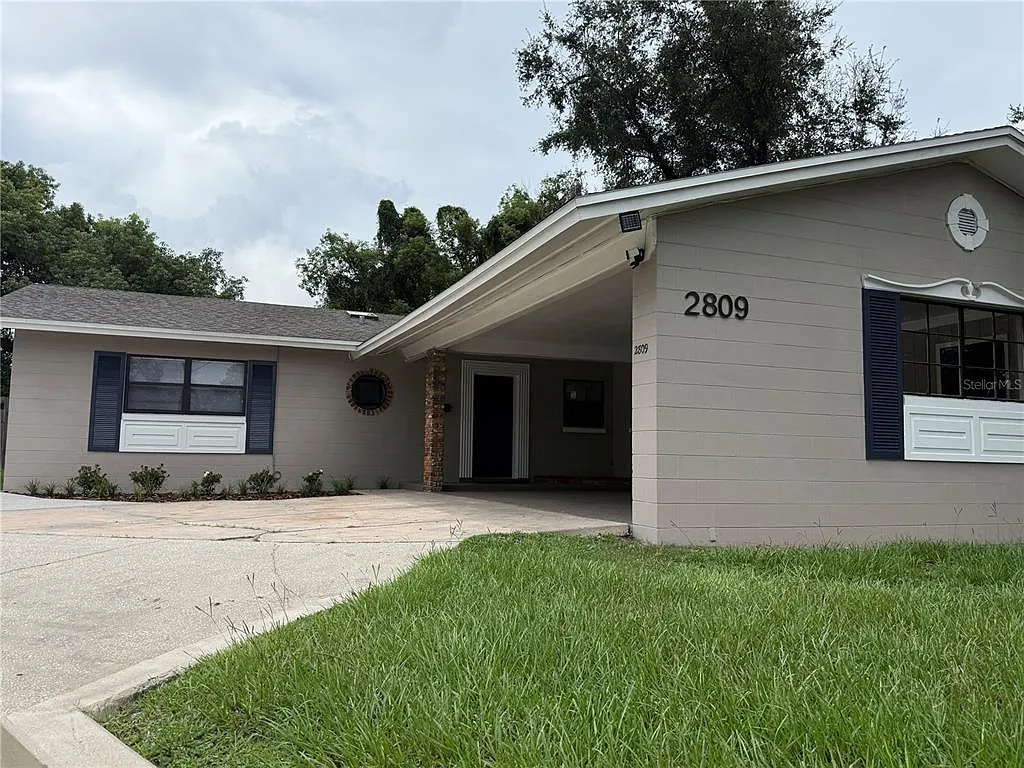 3 bed, 2.0 bath, 1570 sqft, $2,400 — Photo 1