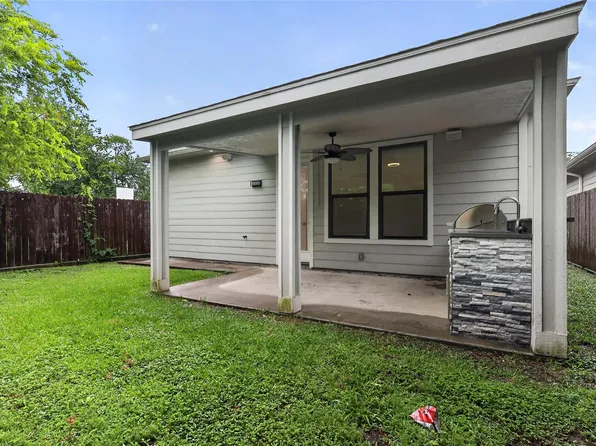 3267 Simmons St, Houston, TX 77004