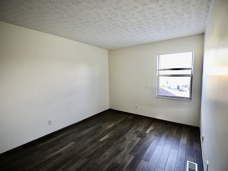 7160 Lauretta Ct — Photo 7
