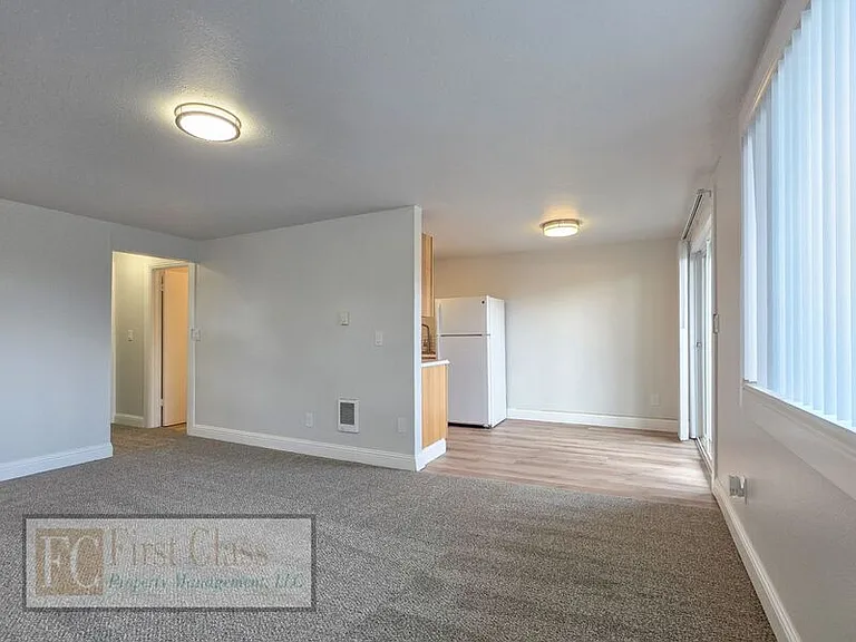 12345 SW Hall Blvd #30 — Photo 3