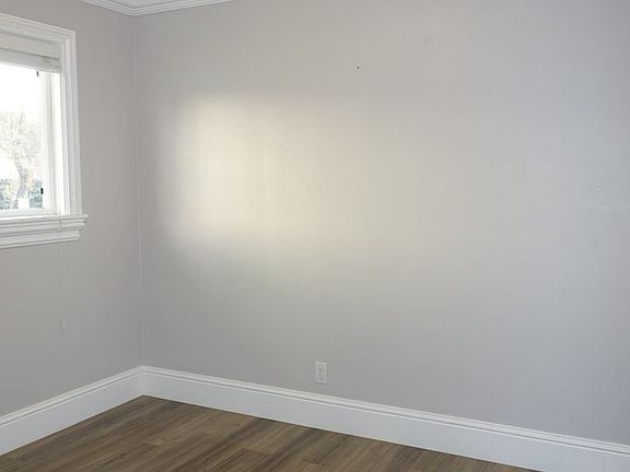 4th image of 512 Tyrella Ave #A