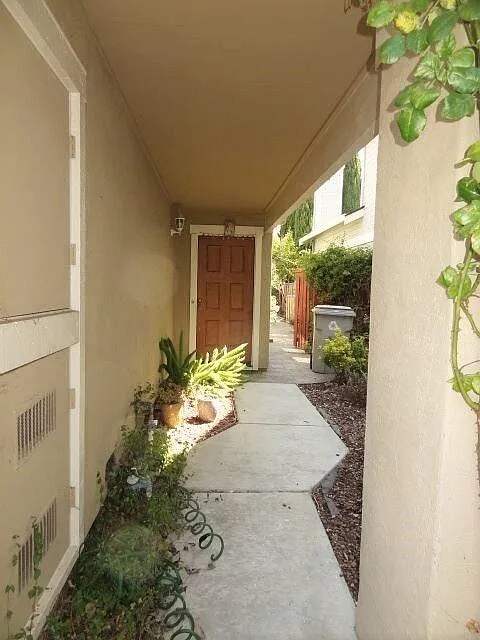 34540 Willbridge Terrace — Photo 4