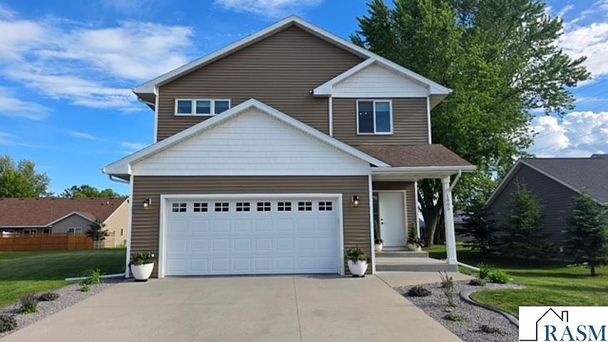 1st image of 1005 E Main St