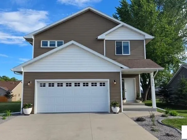 1005 E Main St, Cleveland, MN 56017