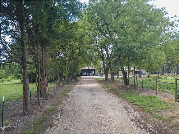 2nd image of 529 County Road 4230