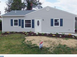 15 Deepgreen Ln, Levittown, PA 19055