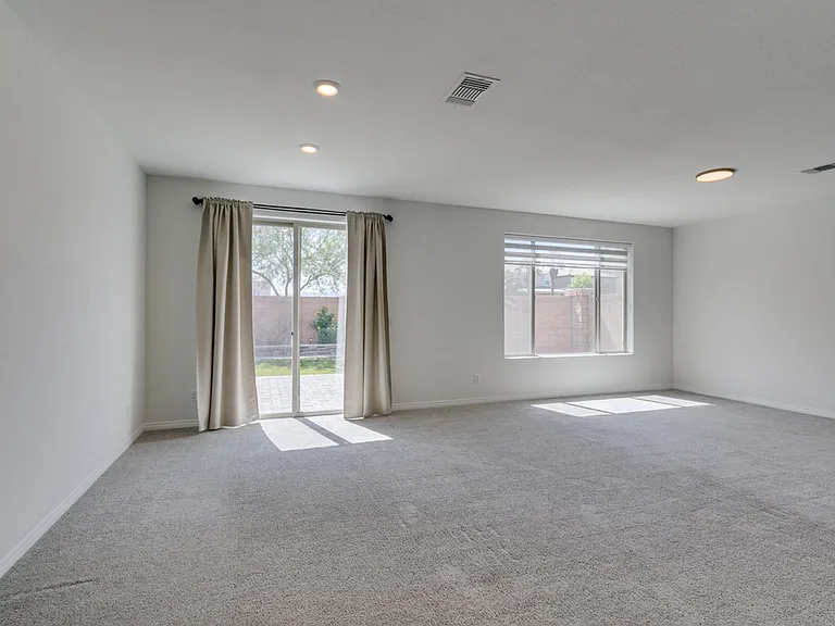 10303 Dallington St — Photo 19
