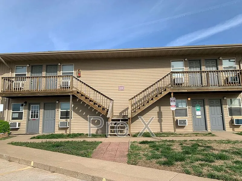 924 N Goetz Blvd #14