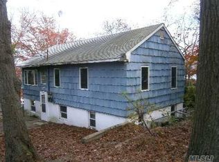 34 Greenlawn Rd, Sound Beach, NY 11789