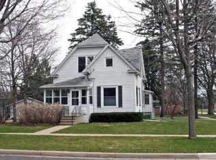 417 S Main St, Delavan, WI 53115