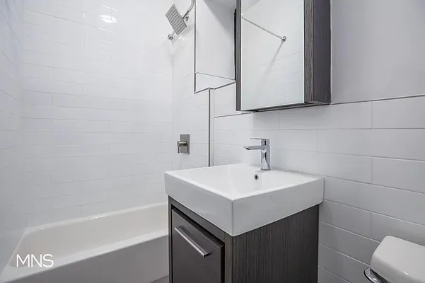 Rented by MNS Marketing | media 3