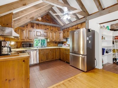 6 Turtleback Rd, Essex, MA, 01929