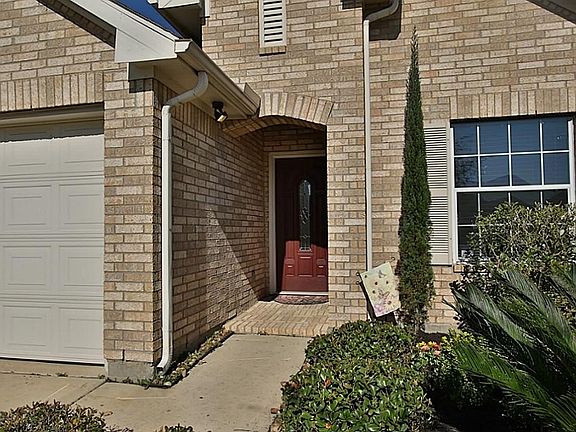 Close up front view, new front door!