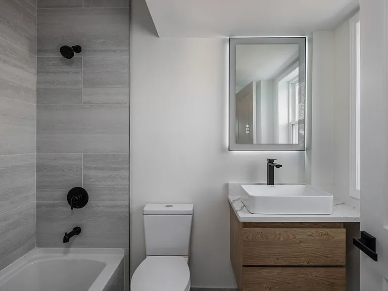 3250 Lorain Ave — Photo 15