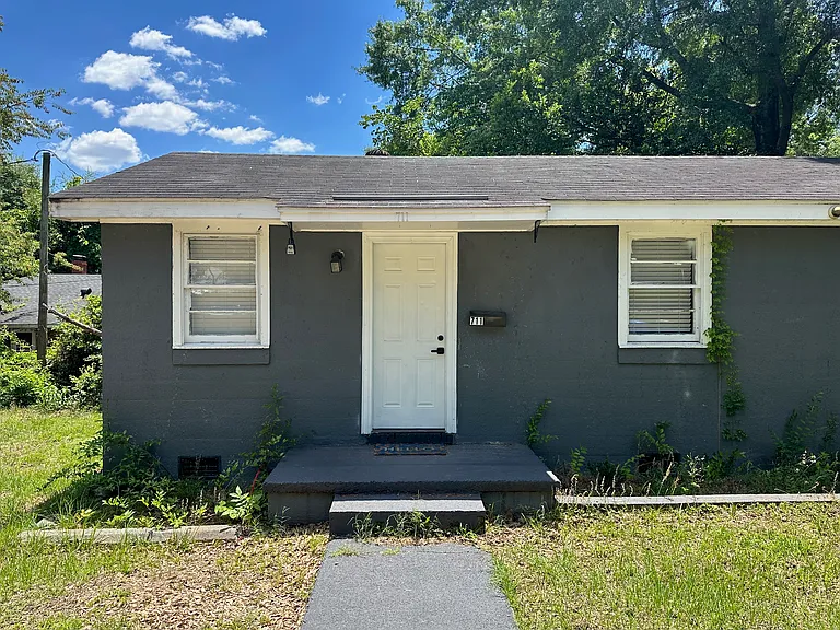 711 Bullock St — Photo 2