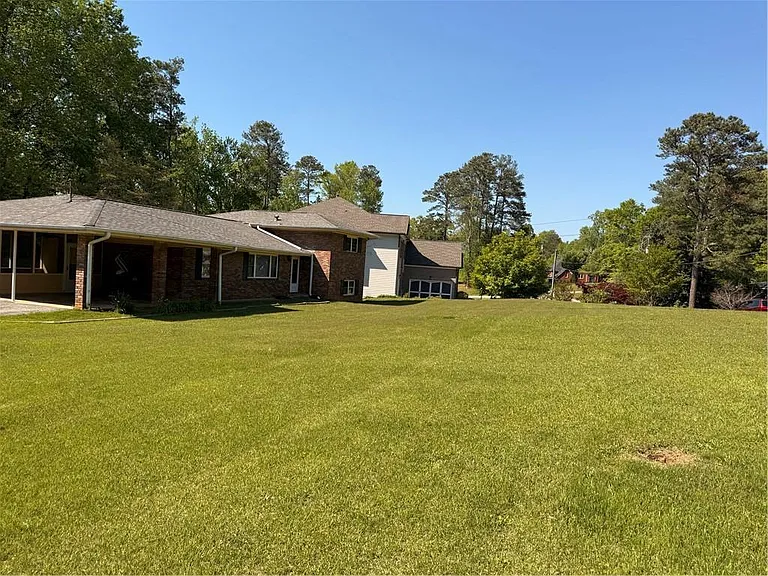 1395 Siesta Ln — Photo 1