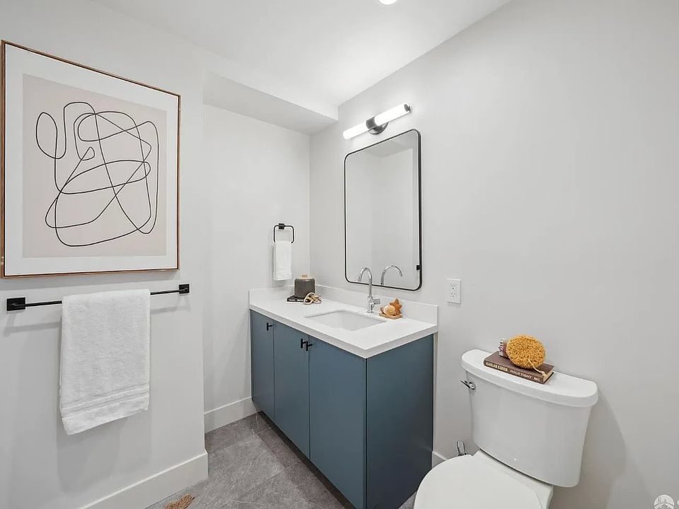 1st image of 986 S Van Ness Ave #202