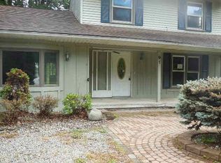 91 W Vienna Rd, Temperance, MI 48182