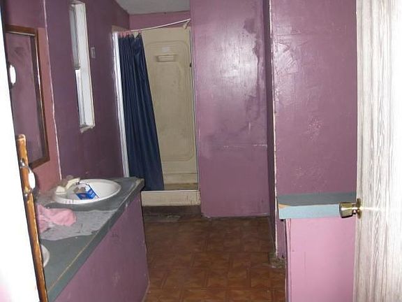 3rd image of 123 Fuller Ln