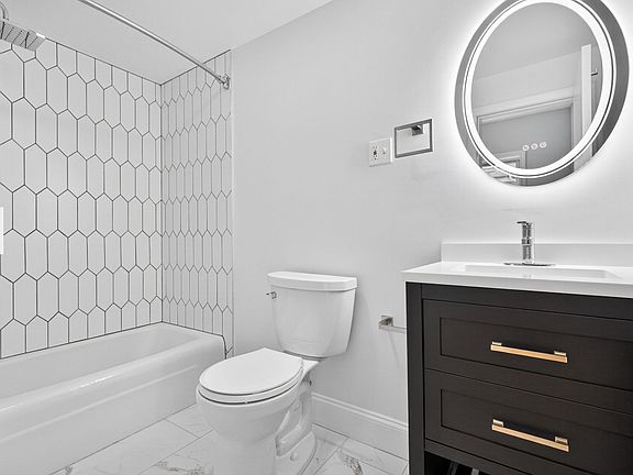 4th image of 1576 Cambridge St #11F