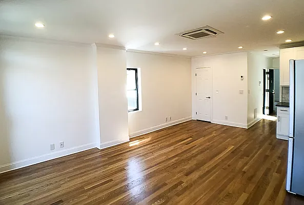 Rented by Silver Line Realty Group NY LLC | media 4