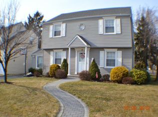 39 Stanley Ave, Nutley, NJ 07110