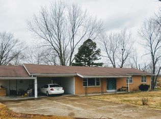 325 N Fredrick St, Houston, MO 65483