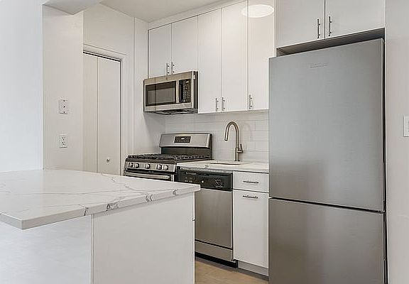 3rd image of 165 E 66th St APT 12J