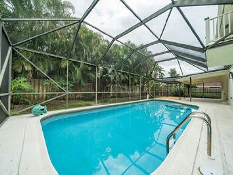 1st image of 44 Pine Hill Trl E