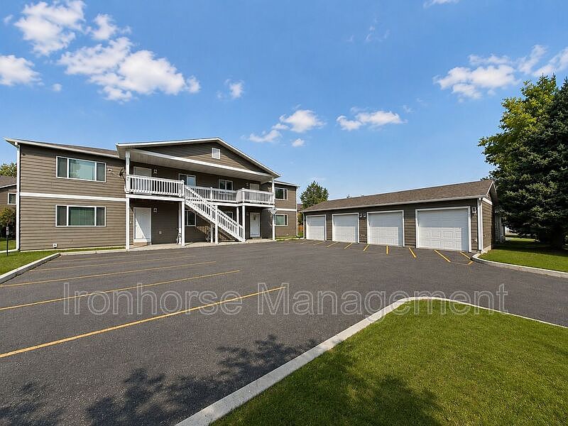 1st image of 9 Michael Grove Ave #15