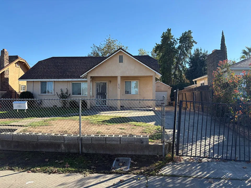 226 Santiago Ave