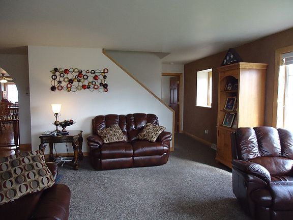 3rd image of 310 Winchester Dr