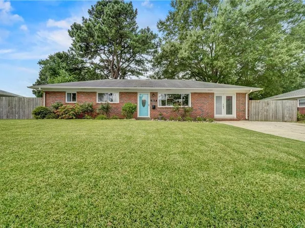 869 Hunting Hill Ln, Virginia Beach, VA 23455